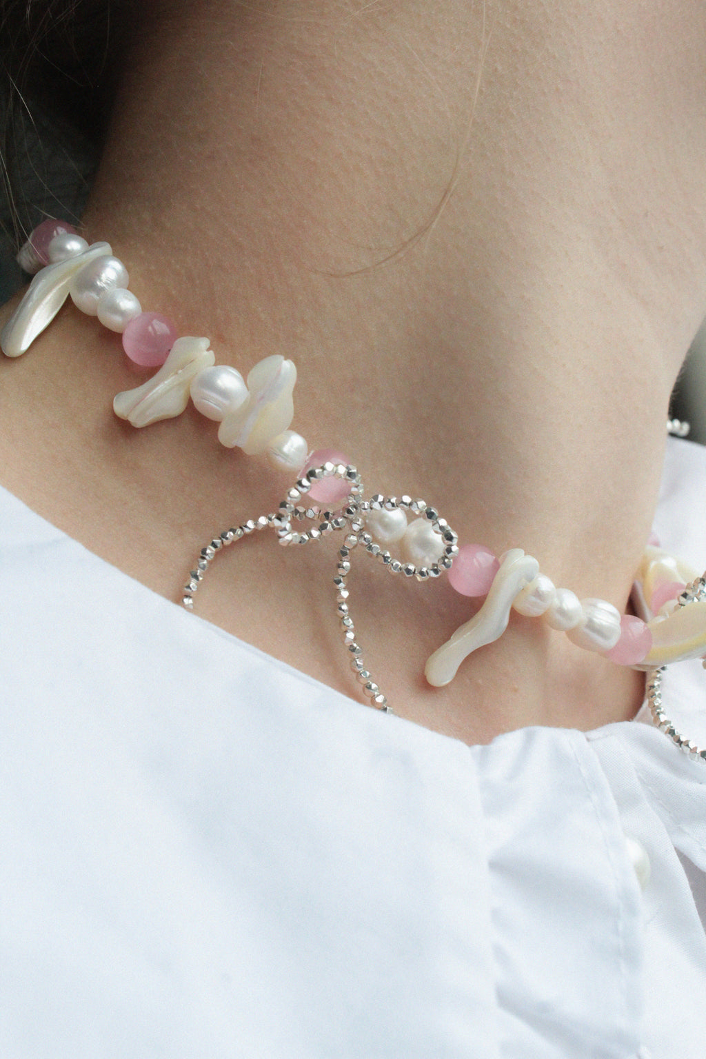 Naszyjnik perłowy z kokardkami