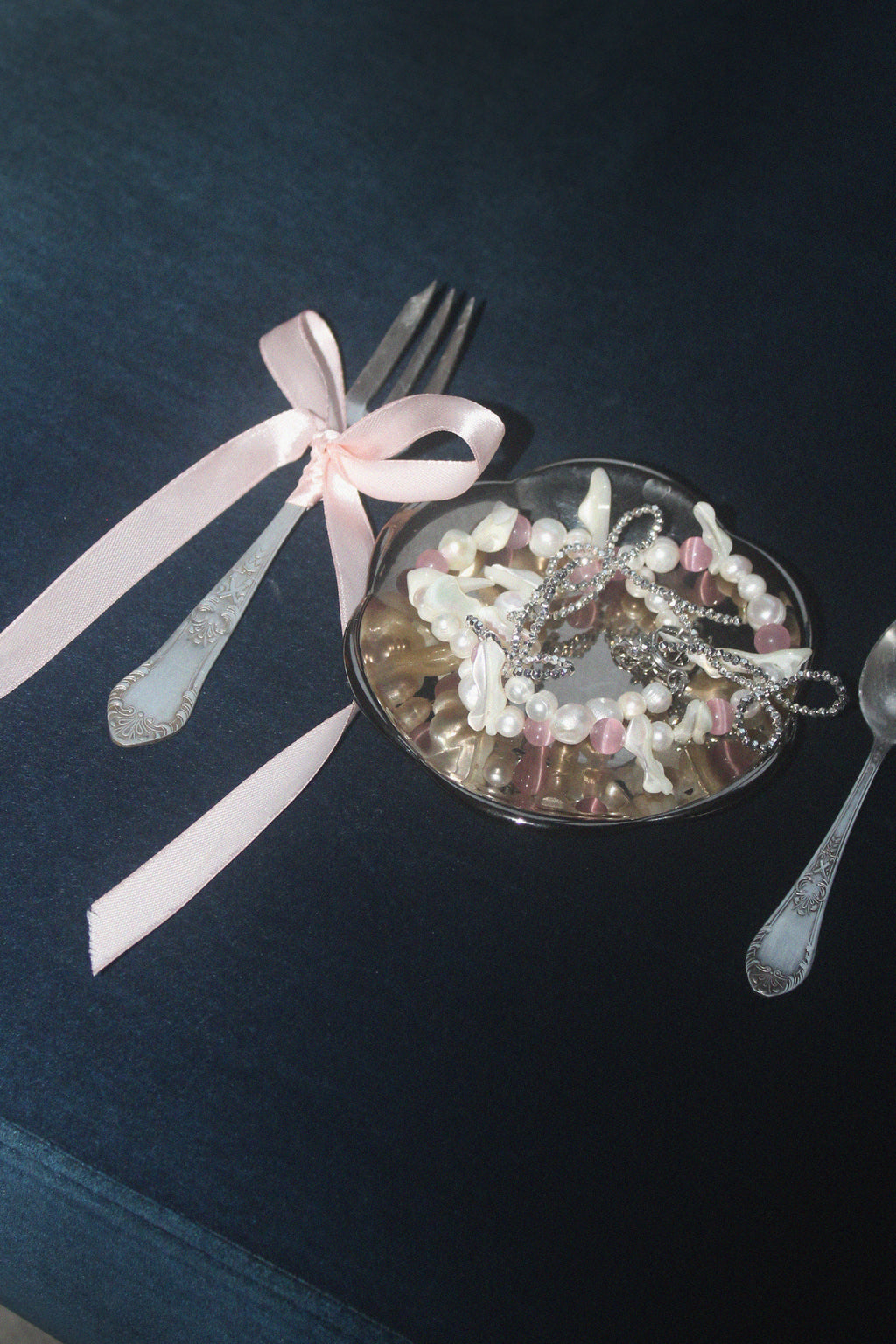 Naszyjnik perłowy z kokardkami