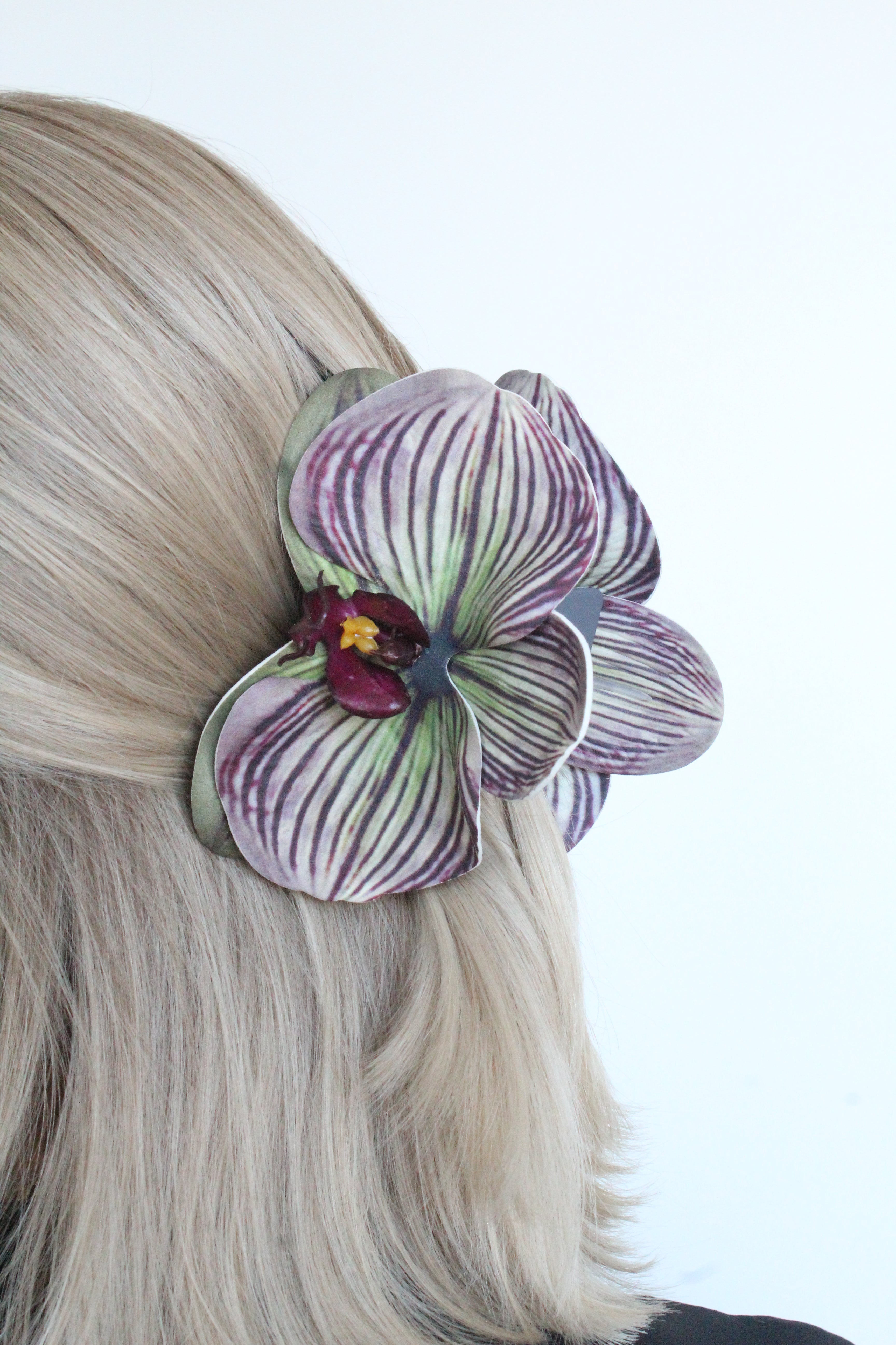 Spinka No.14 orchidea w prążki