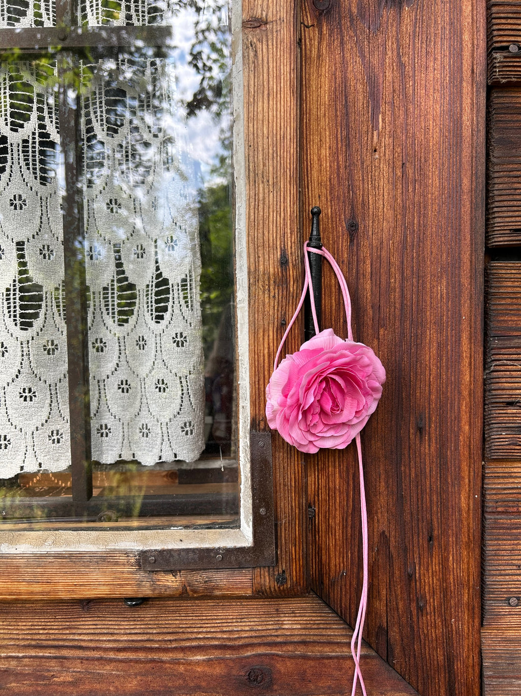 Candy Rose Choker Pink