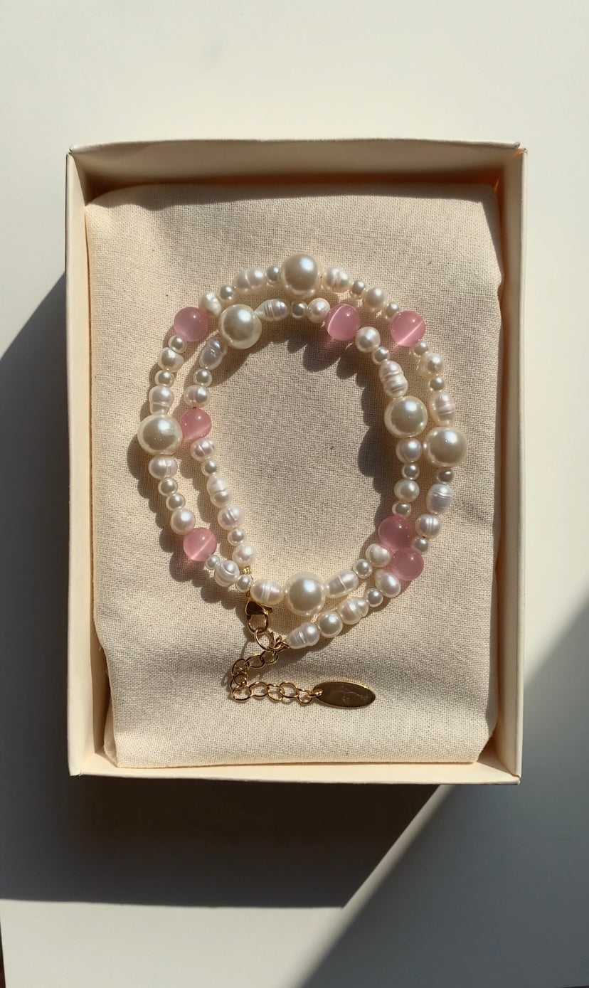 Perłowy naszyjnik z różowym kwarcem