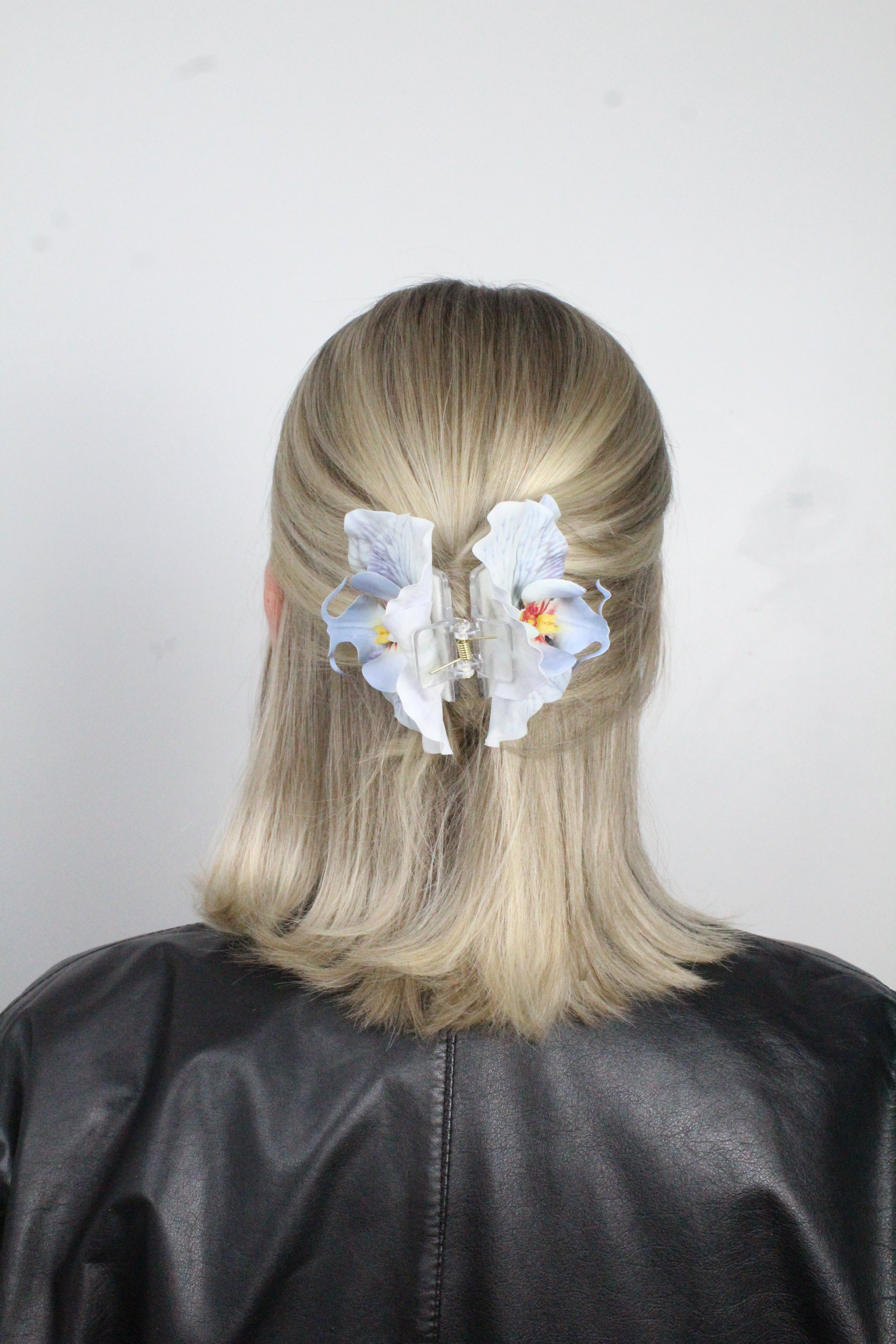 Orchid hair clip No. 2 Blue Orchid