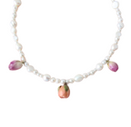 Naszyjnik z perłami i różami