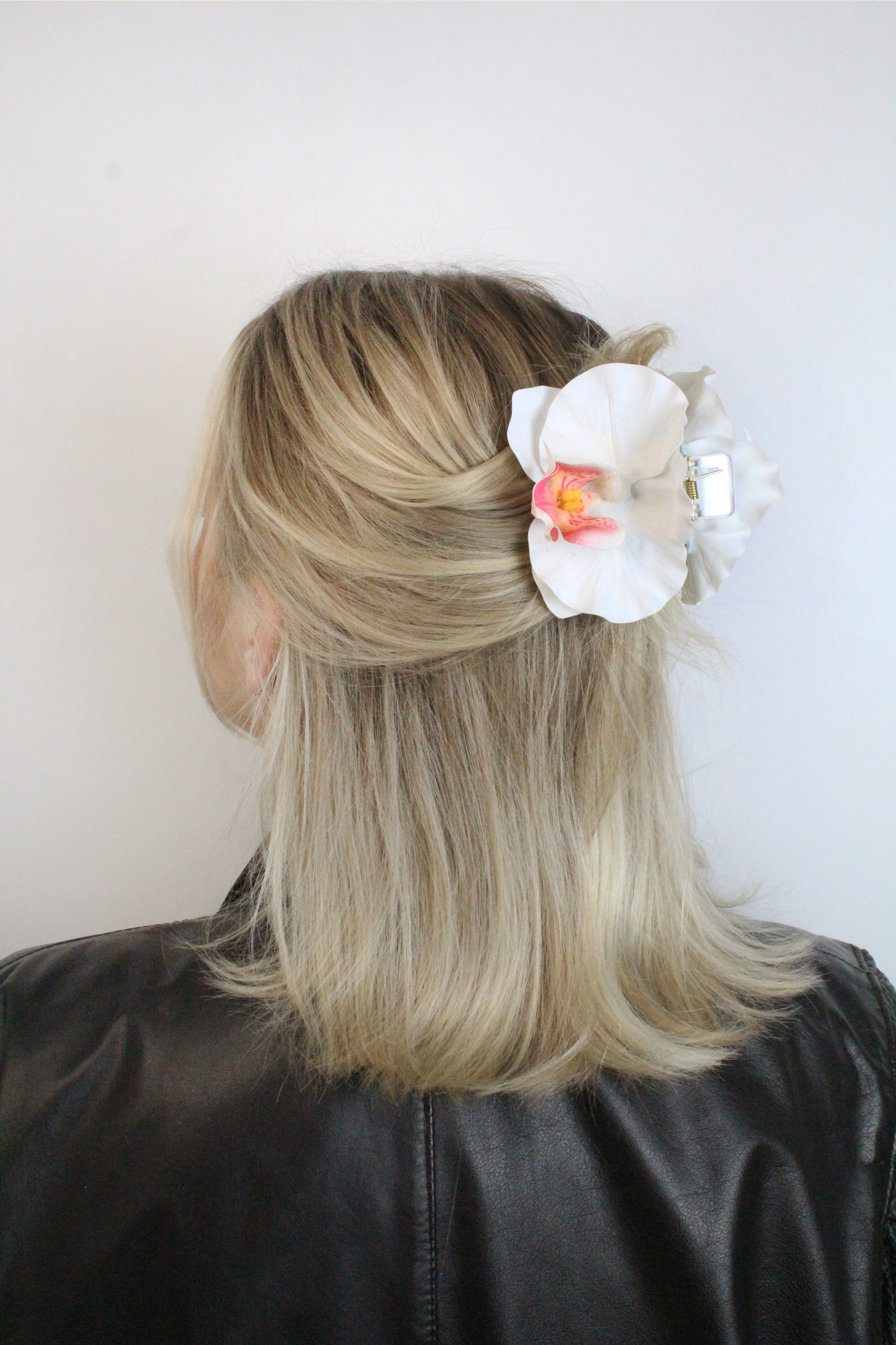 Spinka No.4 Biała Orchidea