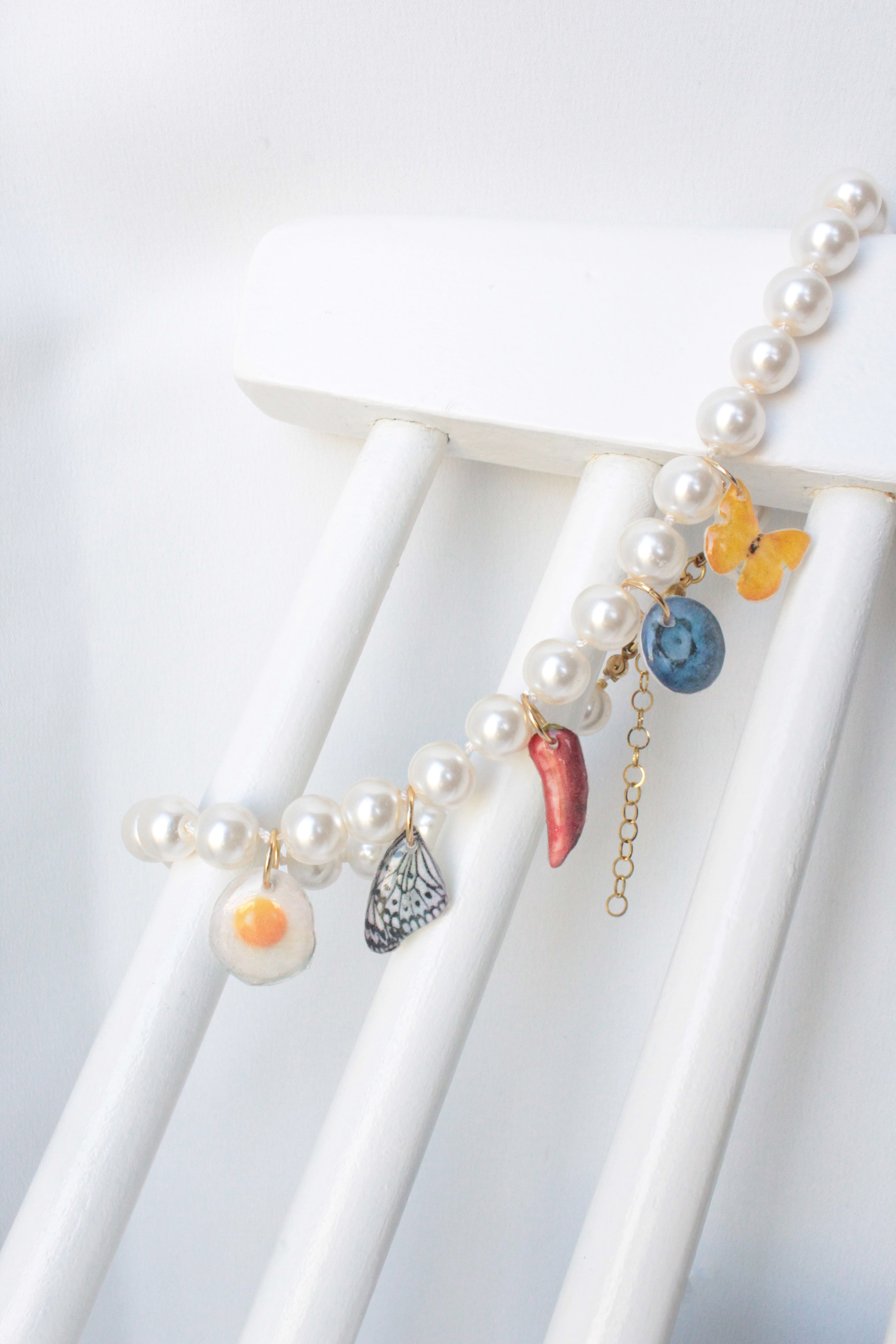 Naszyjnik z charmsami Butter Garden